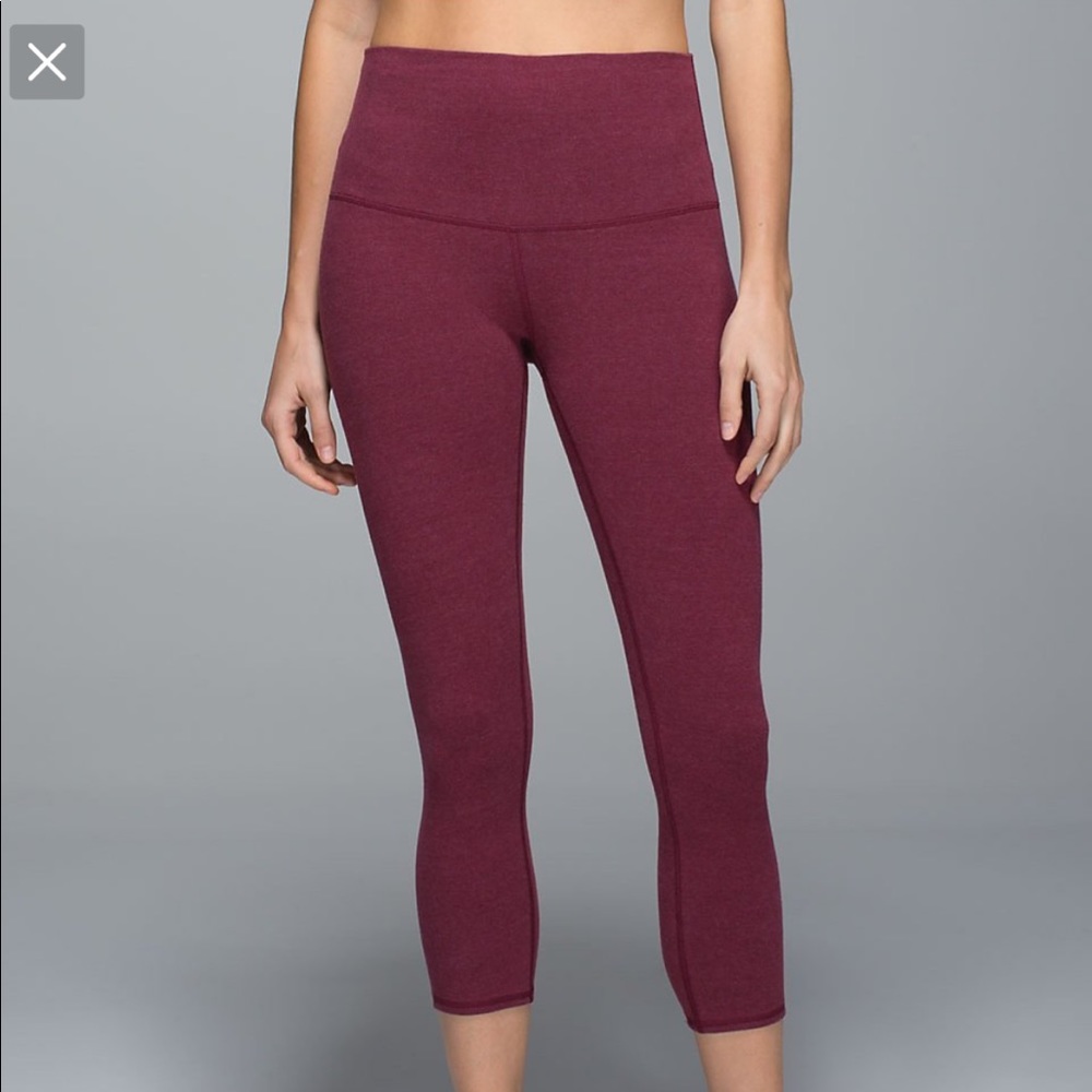 Lululemon wunder under crops size 4